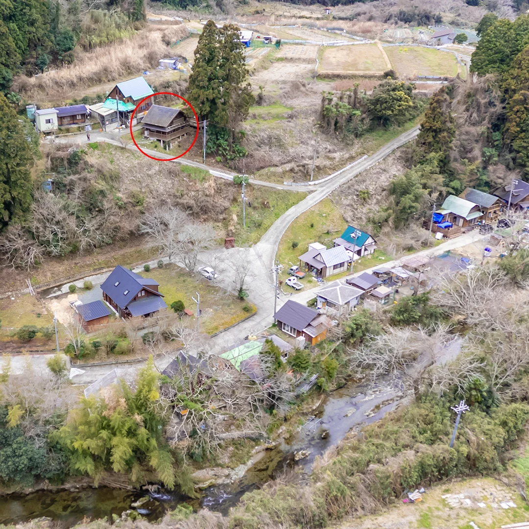 山と川に癒される高台の隠れ家！紀の川市中鞆渕のログハウス物件の画像7