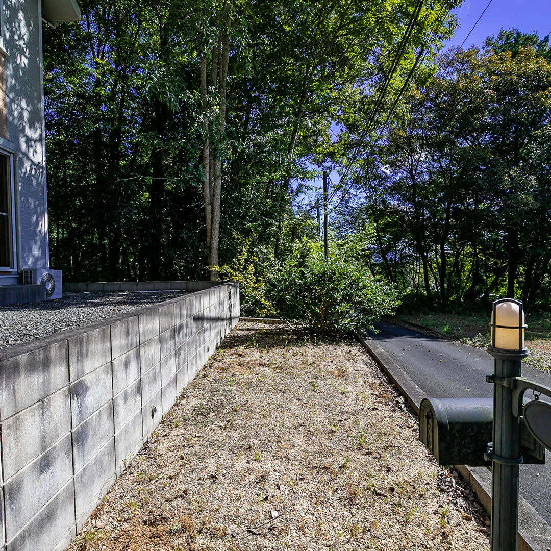 ガーデニングが楽しめる庭付き！京丹波町中台の中古住宅物件の画像7