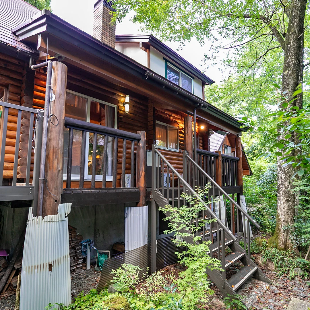 囲炉裏小屋のある庭が魅力！高島市マキノ町のログハウス物件の画像7