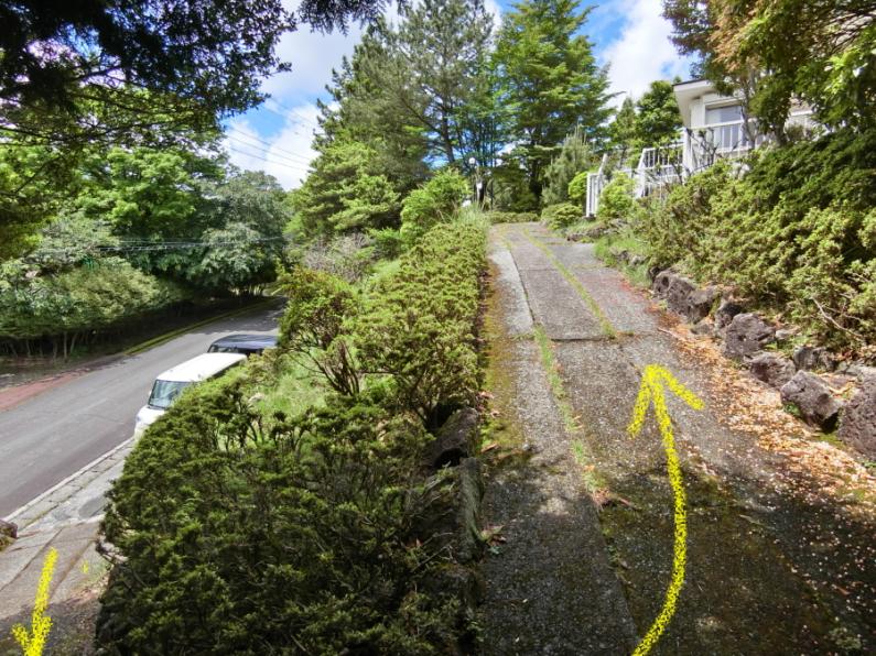 避暑地「天城高原」！雨漏り跡のある伊東市池の別荘物件の画像7