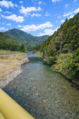 由良川沿いの広大な敷地！南丹市美山町田歌の中古物件の画像8