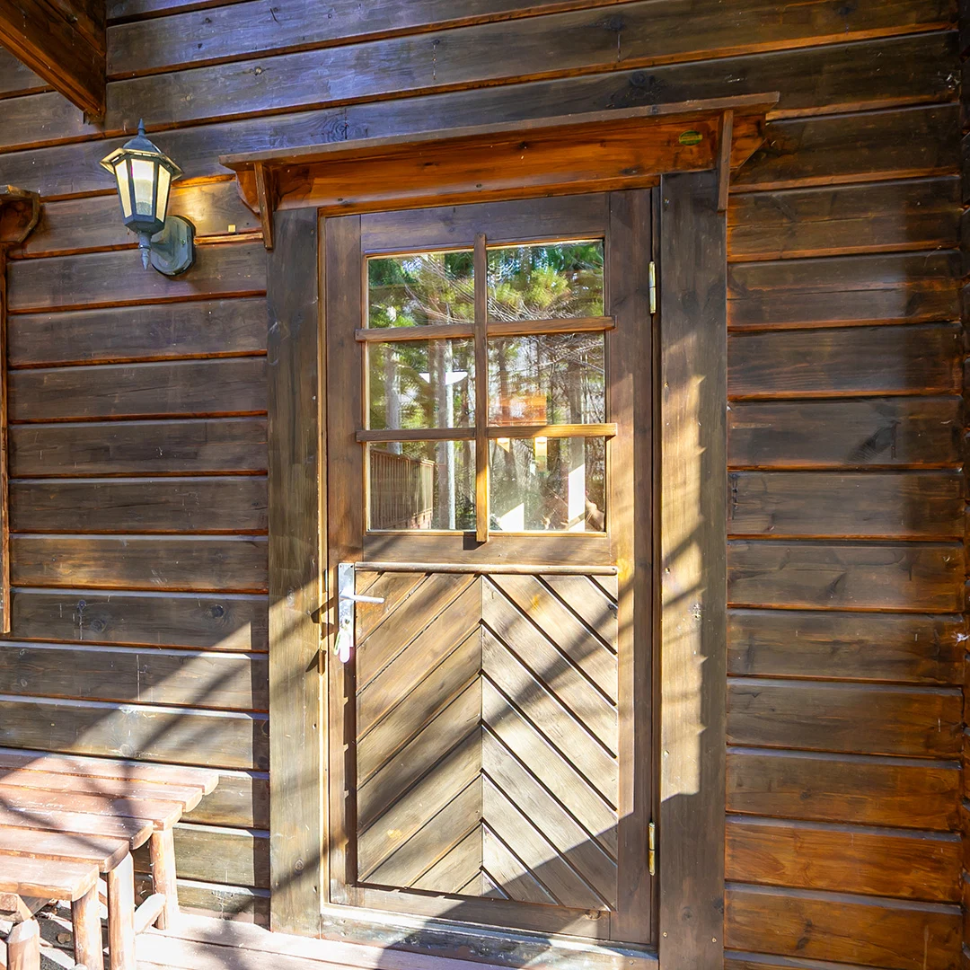 広いウッドデッキと自然に癒される！南丹市園部町大河内るり渓のログハウス物件の画像8