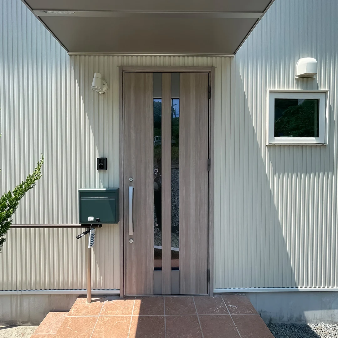 海を望む広いウッドデッキ！白浜町堅田の温泉付きリゾート別荘物件の画像8