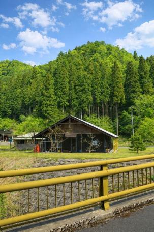 由良川沿いの広大な敷地！南丹市美山町田歌の中古物件の画像9