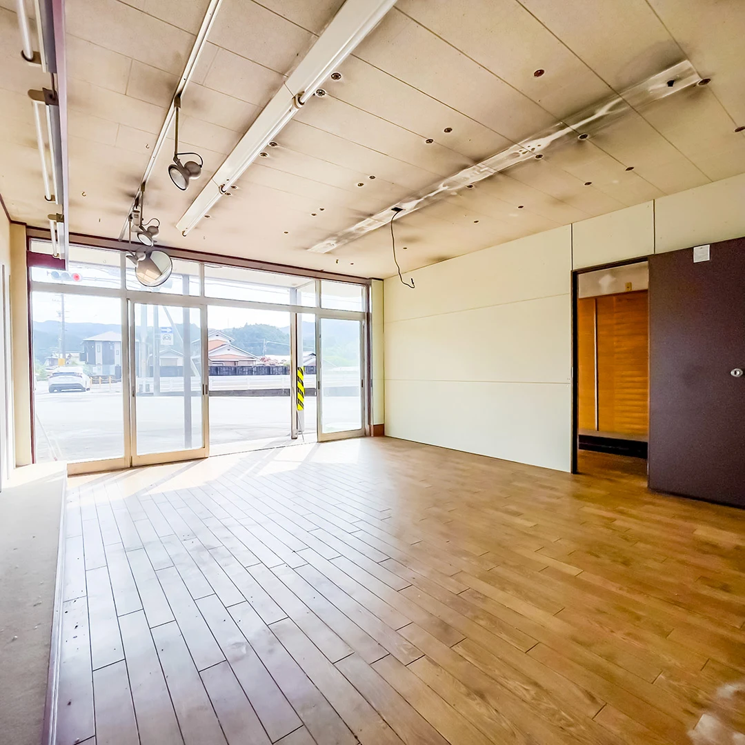 自然豊かな立地！津市白山町の店舗付き中古住宅物件の画像9