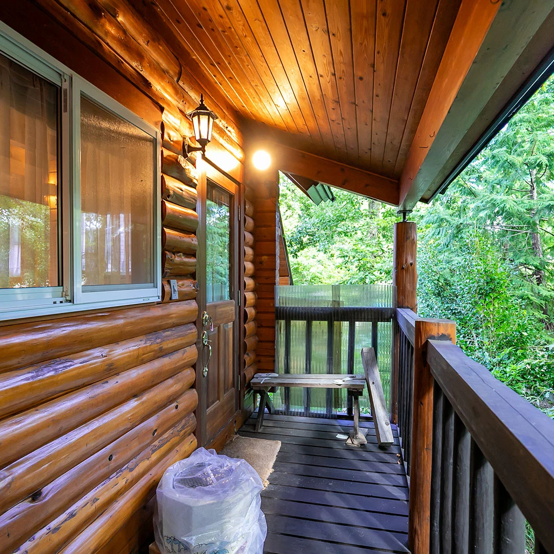 囲炉裏小屋のある庭が魅力！高島市マキノ町のログハウス物件の画像9