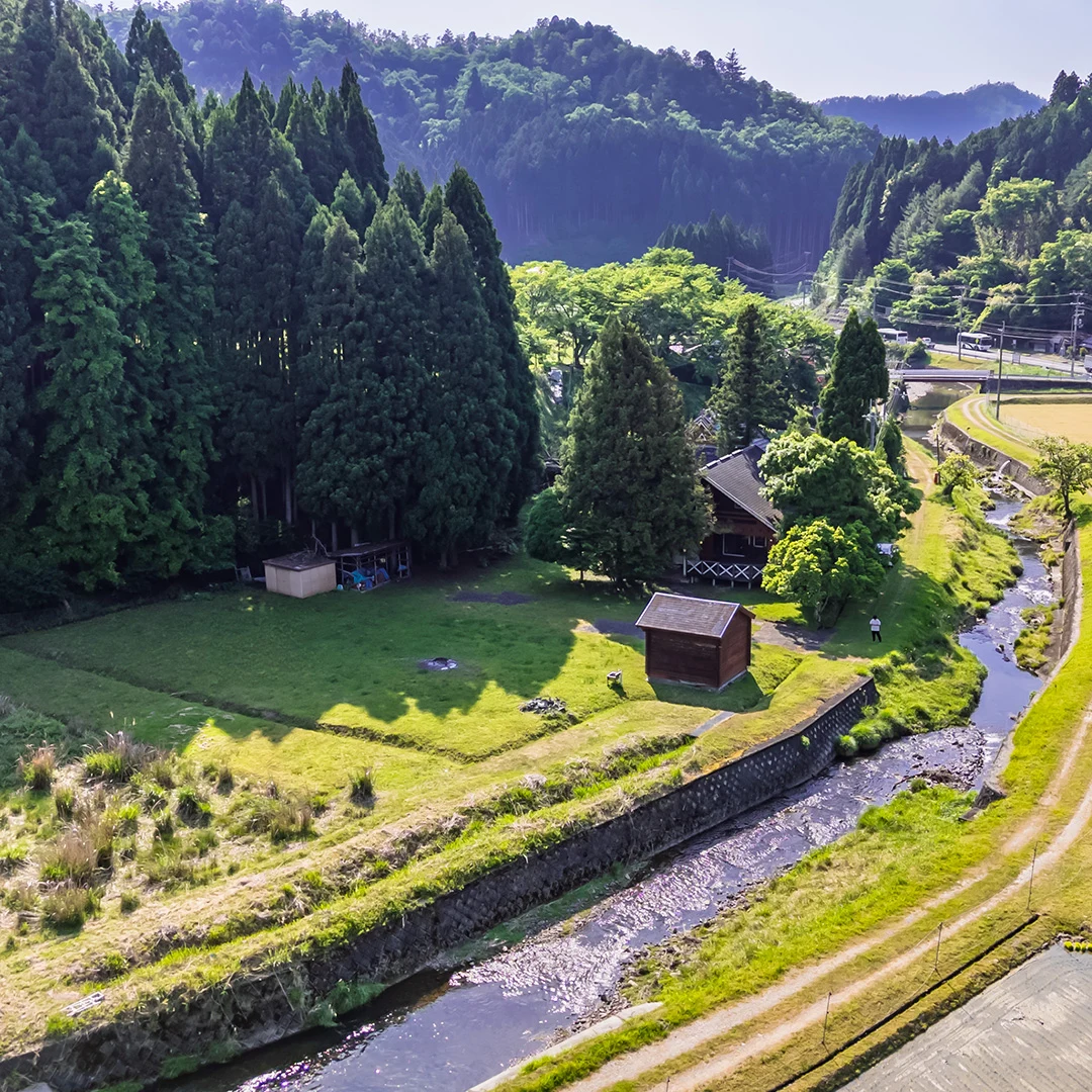 囲炉裏と薪ストーブで暖まる！南丹市日吉町佐々江のログハウス物件の画像9