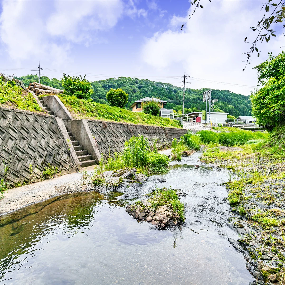 清流と共に過ごす贅沢な時間！美作市川上のログハウス物件の画像9