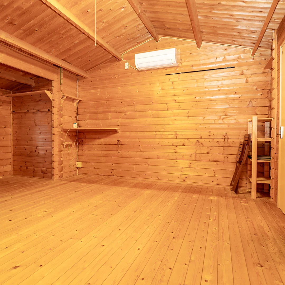 DIY好き必見！津市白山町二本木のミニログハウス物件の画像10