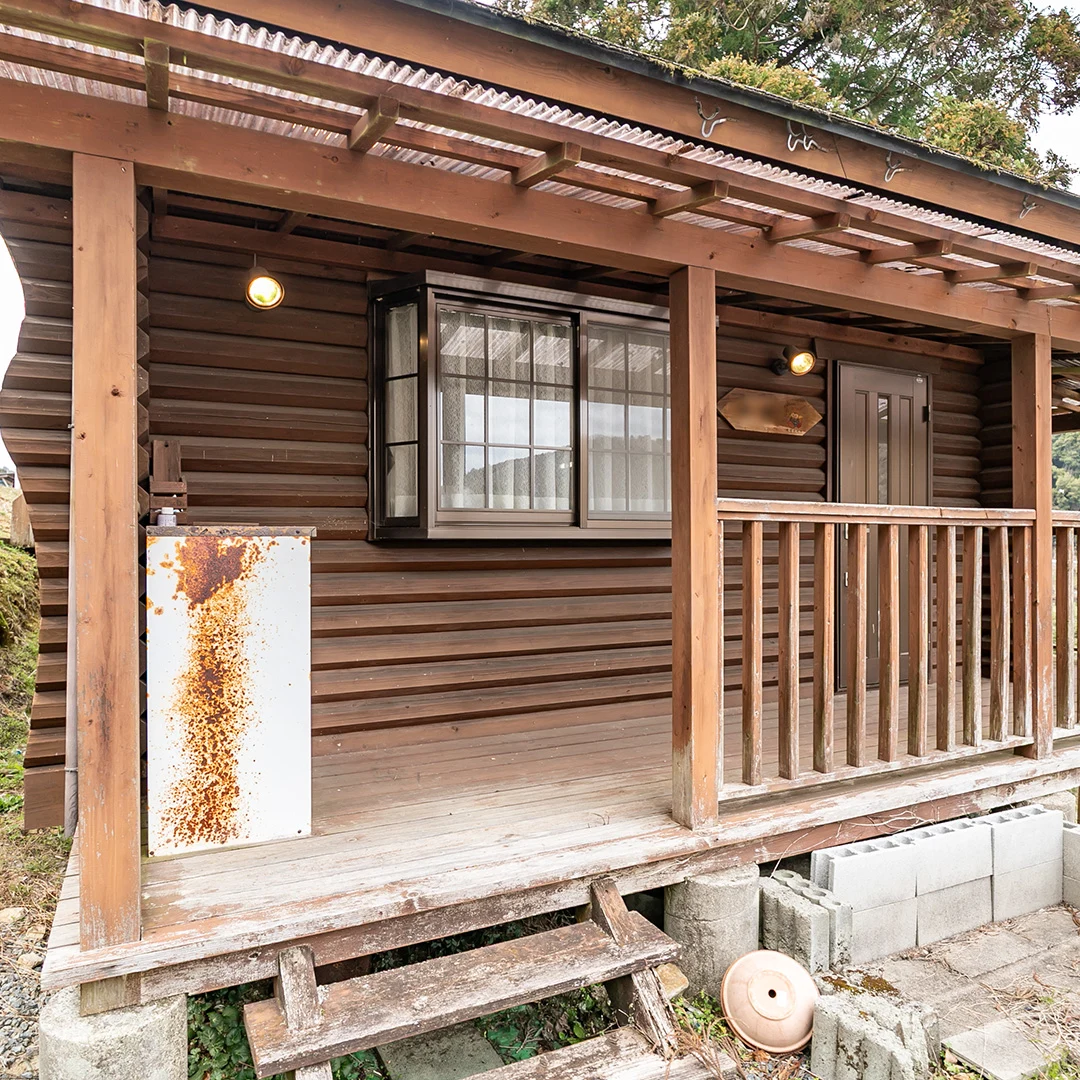 山と川に癒される高台の隠れ家！紀の川市中鞆渕のログハウス物件の画像10