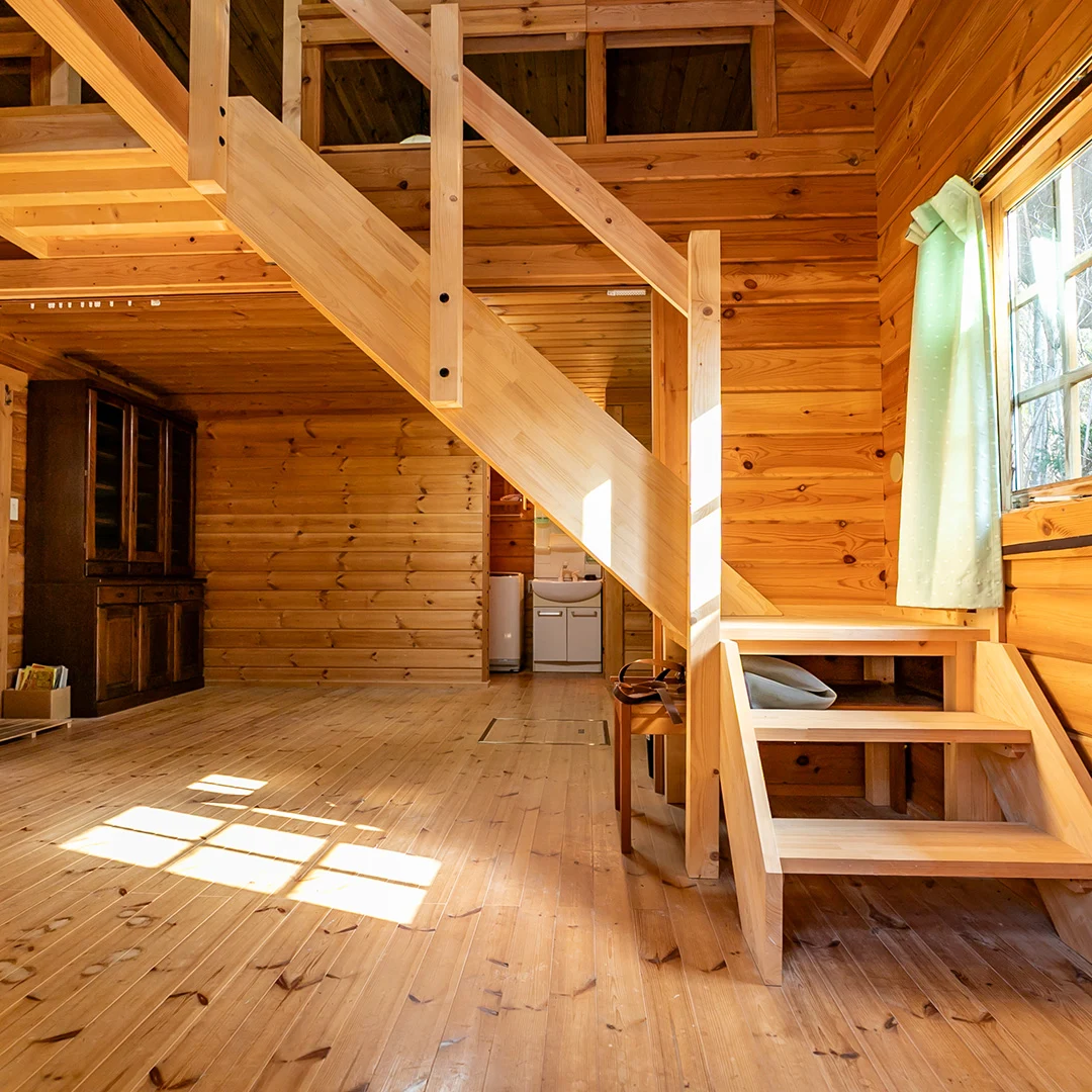 広いウッドデッキと自然に癒される！南丹市園部町大河内るり渓のログハウス物件の画像10