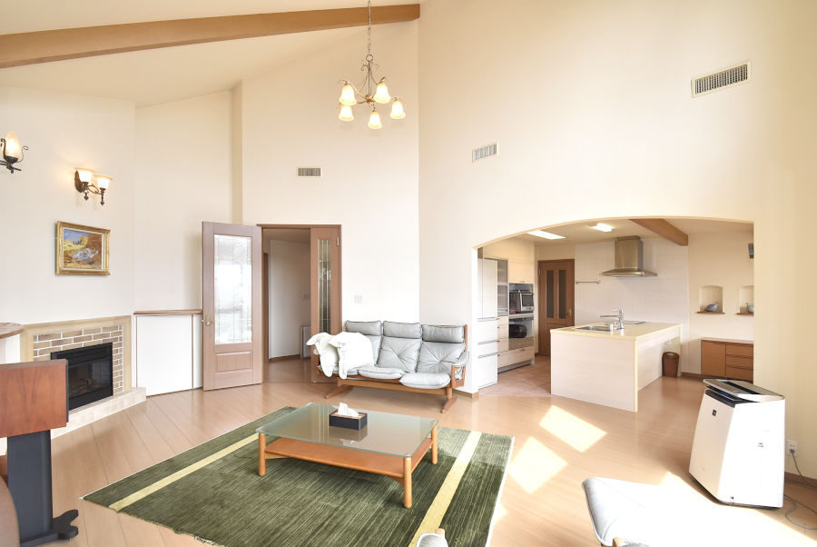 桜並木沿いの緩やかな丘の上！上郡町播磨自然高原の別荘物件の画像10