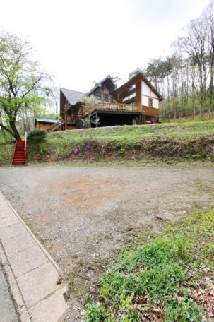 大自然に囲まれた極太ハンドカットログハウス！高山市荘川町中野の中古ログハウス物件の画像11