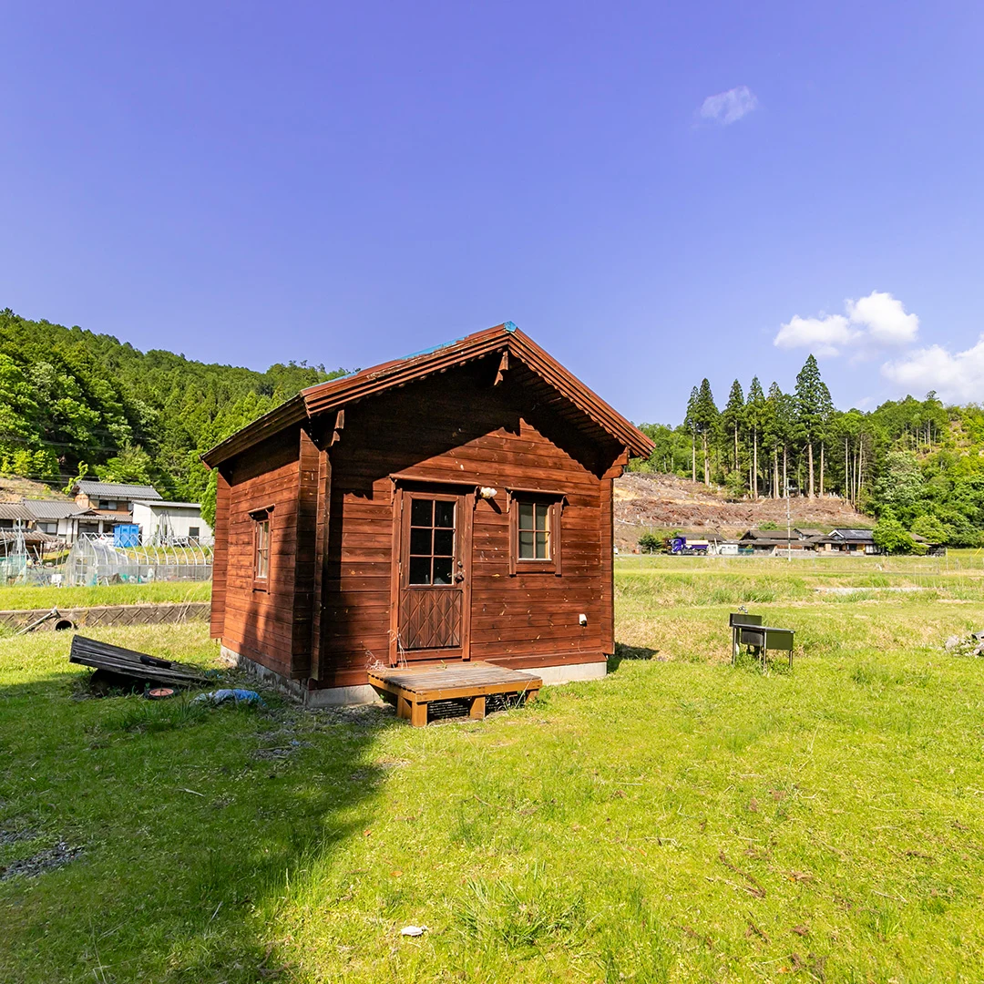 囲炉裏と薪ストーブで暖まる！南丹市日吉町佐々江のログハウス物件の画像10