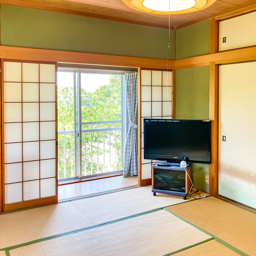 和歌山県白浜町堅田 2階和室から海を望む、温泉付き中古別荘の画像10