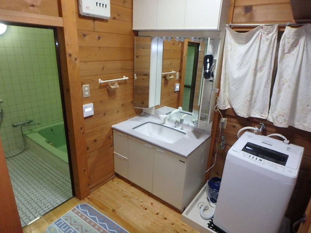 広いバルコニー付き！有田川町生石の林間別荘物件の画像10