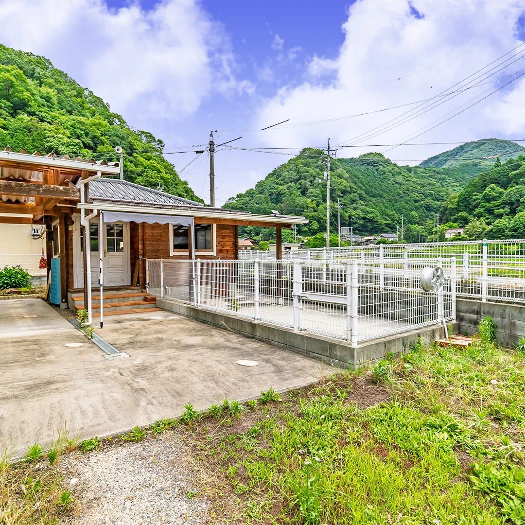 清流と共に過ごす贅沢な時間！美作市川上のログハウス物件の画像11