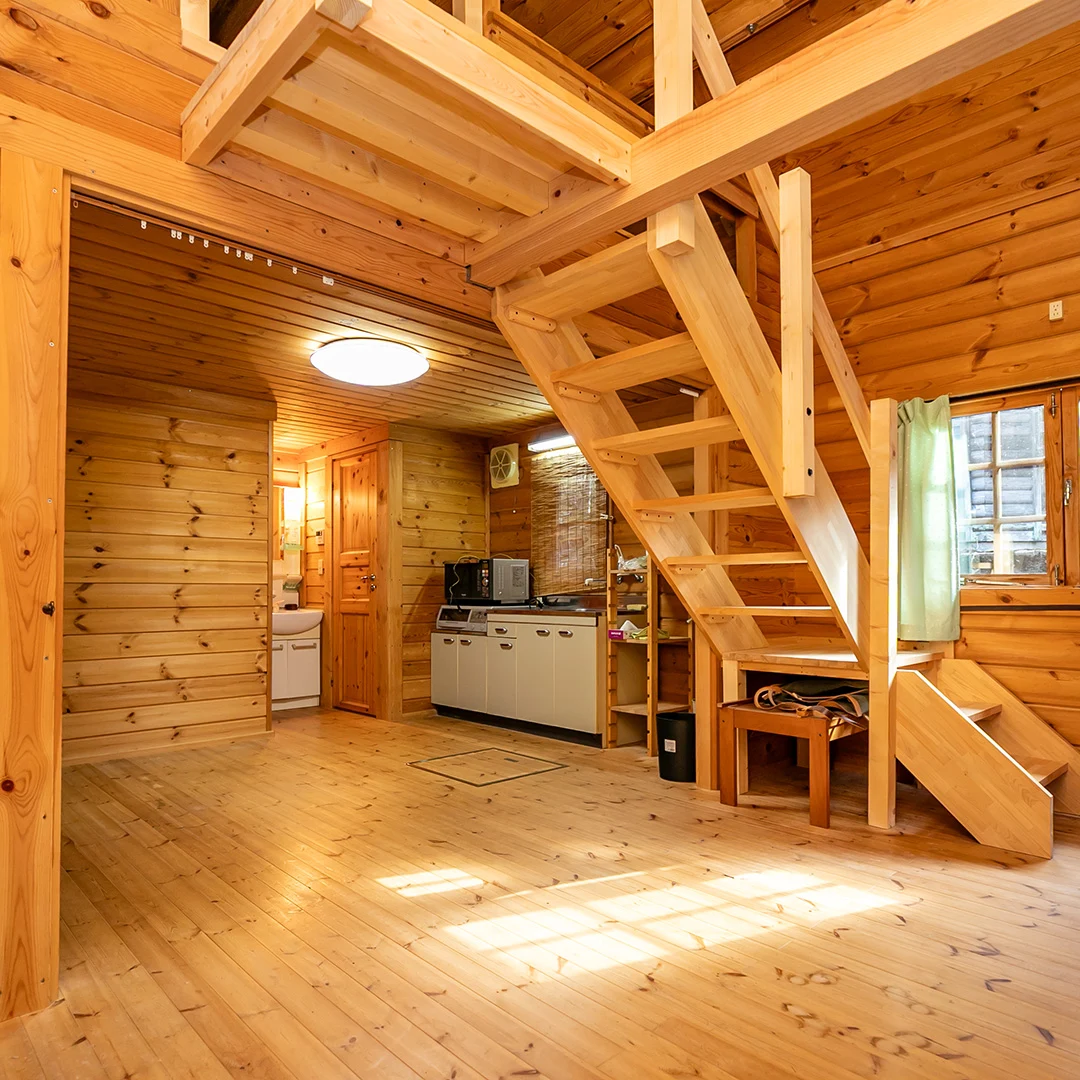 広いウッドデッキと自然に癒される！南丹市園部町大河内るり渓のログハウス物件の画像12