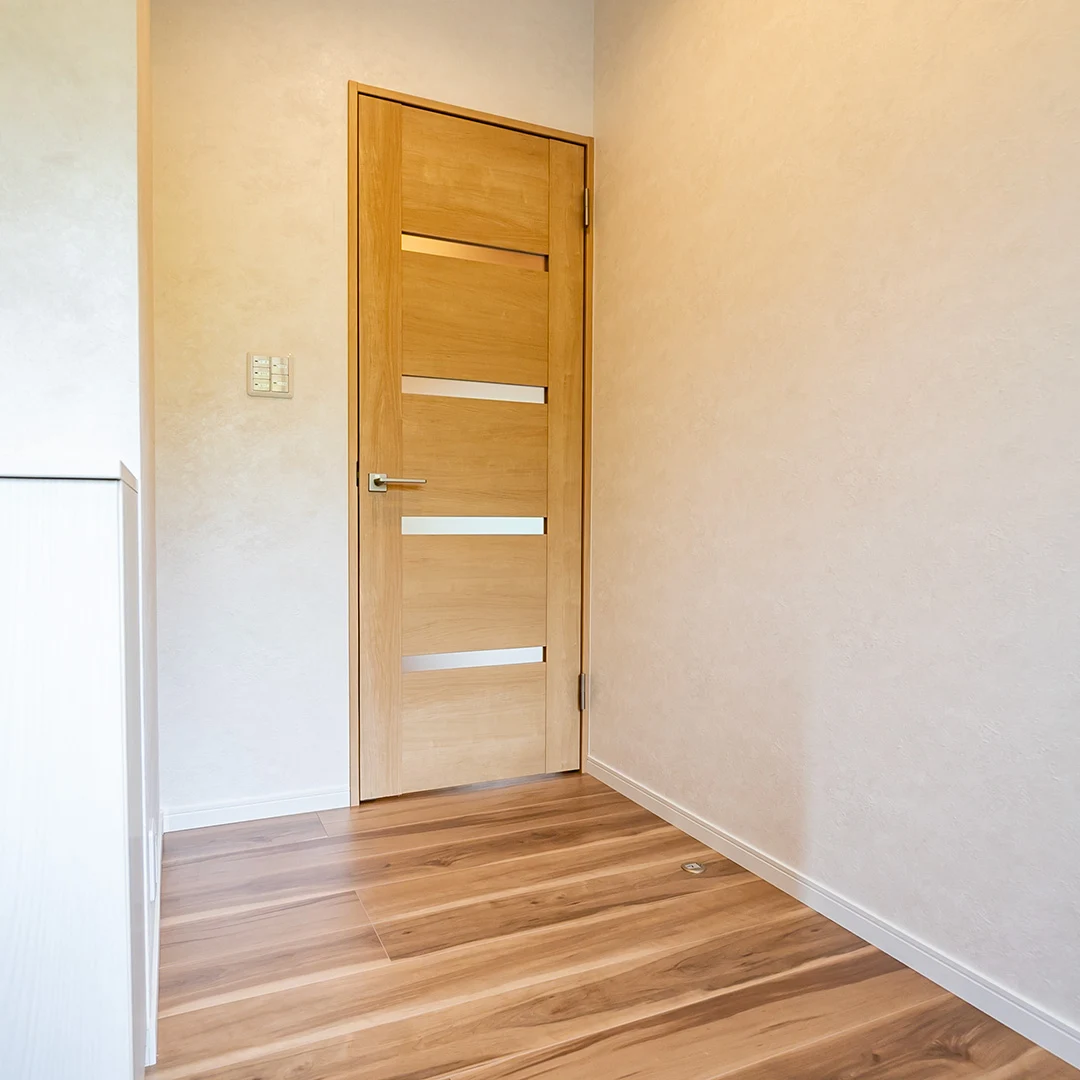 薪ストーブとウッドデッキが魅力！津市白山町二本木雲出台の温泉付き平屋住宅物件の画像12