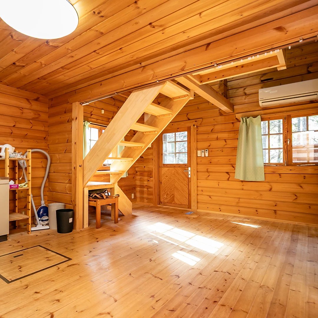 広いウッドデッキと自然に癒される！南丹市園部町大河内るり渓のログハウス物件の画像13