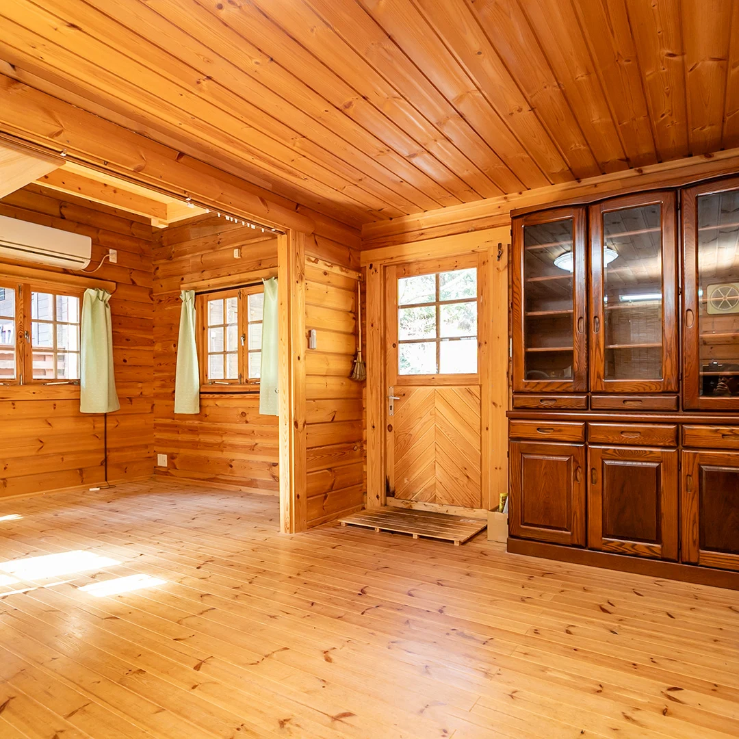 広いウッドデッキと自然に癒される！南丹市園部町大河内るり渓のログハウス物件の画像14