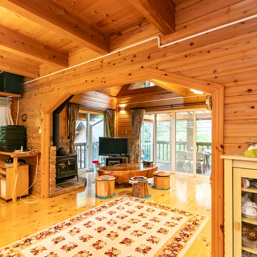 囲炉裏小屋のある庭が魅力！高島市マキノ町のログハウス物件の画像14