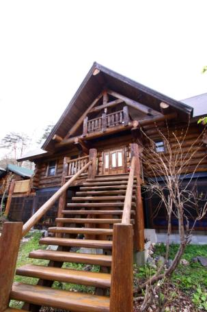 大自然に囲まれた極太ハンドカットログハウス！高山市荘川町中野の中古ログハウス物件の画像15
