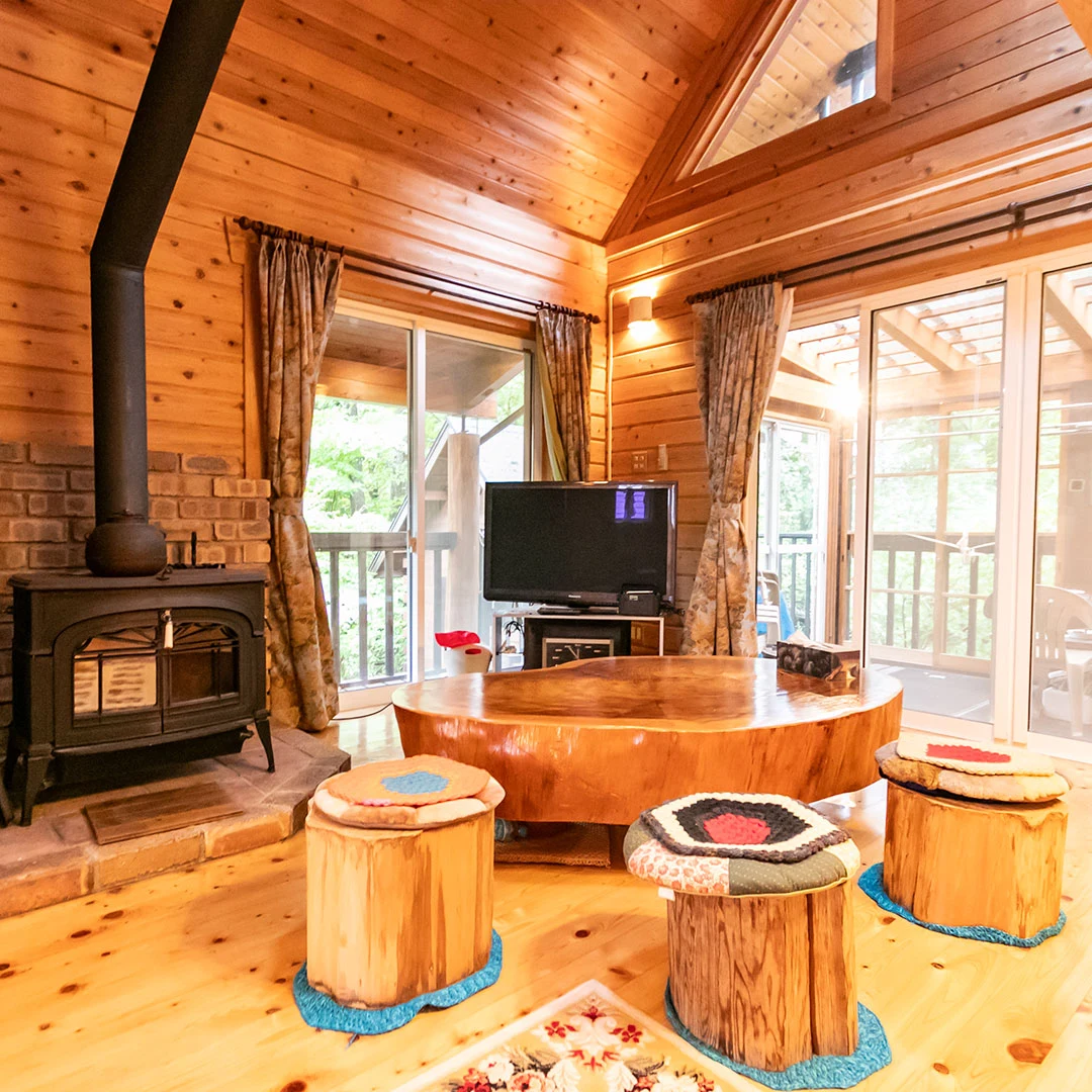 囲炉裏小屋のある庭が魅力！高島市マキノ町のログハウス物件の画像15