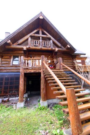 大自然に囲まれた極太ハンドカットログハウス！高山市荘川町中野の中古ログハウス物件の画像16