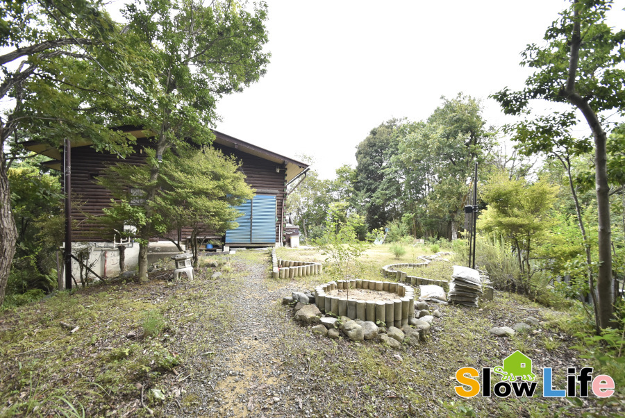 山並みを望むコンパクトな1DK！上郡町播磨自然高原の別荘物件の画像16