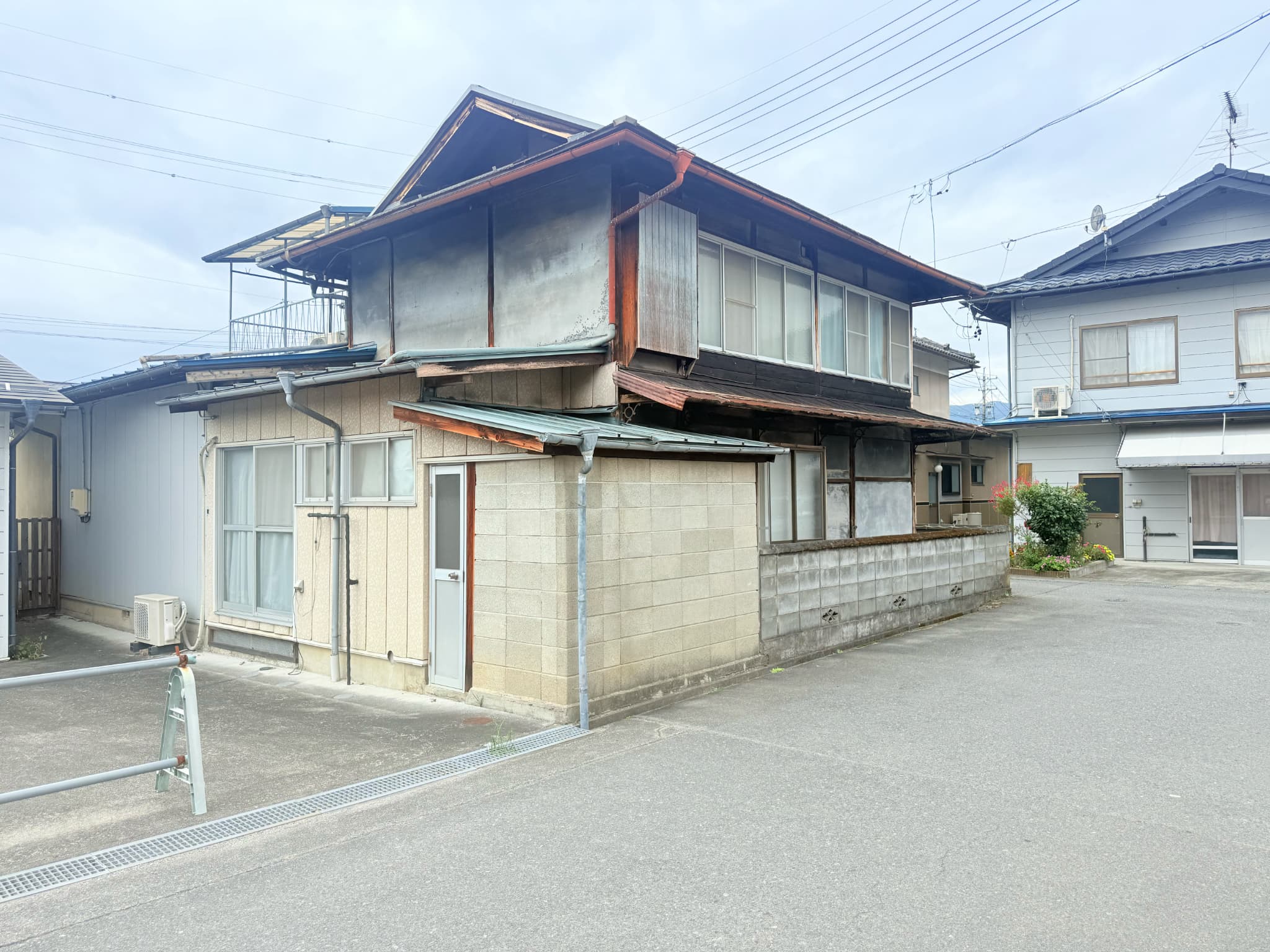 駄科駅徒歩1分！水まわりリフォーム済の大家族・二世帯住宅向け！の画像18