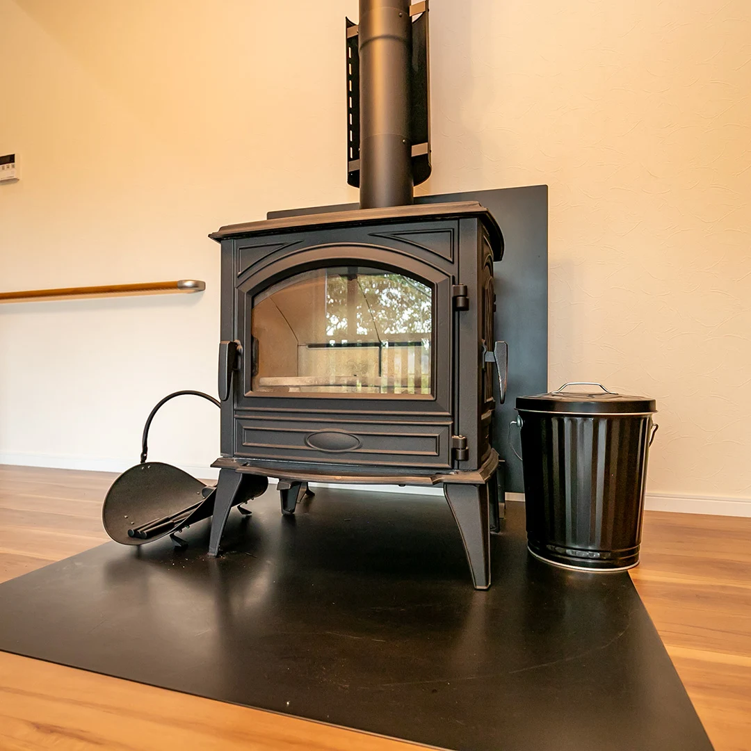 薪ストーブとウッドデッキが魅力！津市白山町二本木雲出台の温泉付き平屋住宅物件の画像19